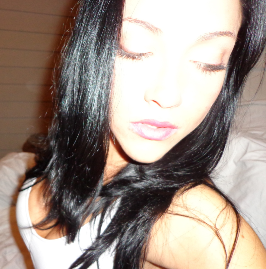 Сексуальная красотка с идеальными формами продолжает радовать своими фотографиями – фото 28