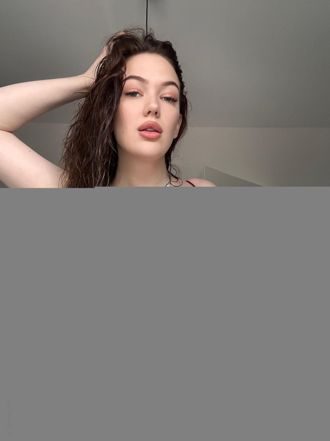 Сексуальная девушка показала свои привлекательные достоинства – фото 20