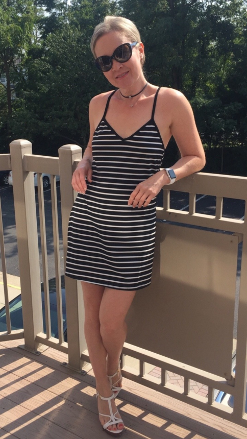 Откровенные снимки одной дамы, сделанные в разное время и в разных местах – фото 17