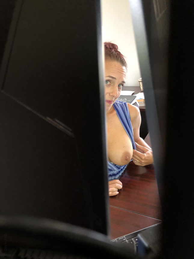 Мужик снимает голую милфу на порно фото в разных местах и в разное время – фото 9