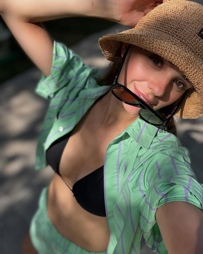 Изысканная дама показывает свои интимные снимки в сети - наслаждайтесь! – фото 11