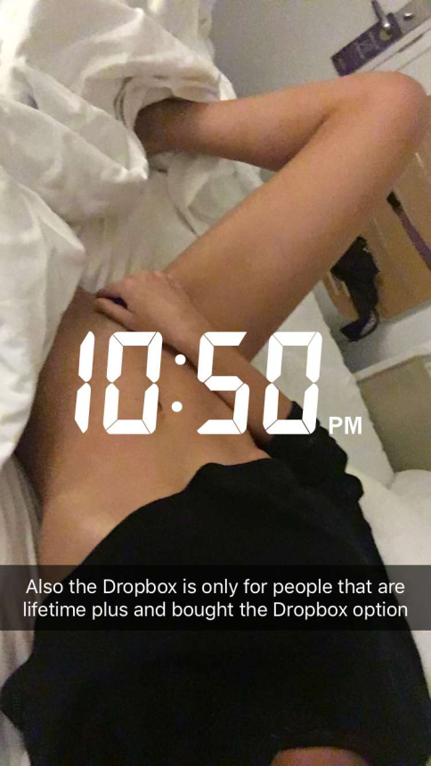 Суперская красотка с идеальной задницей позирует обнаженной на личных фото – фото 10