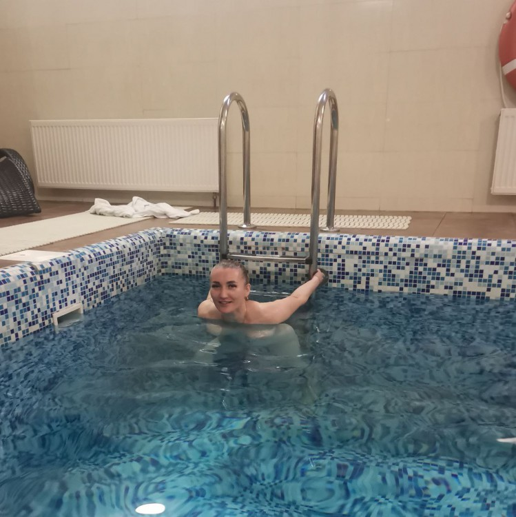 Фото Сексвайф в деле: киска замужней милашки жаждет ласки