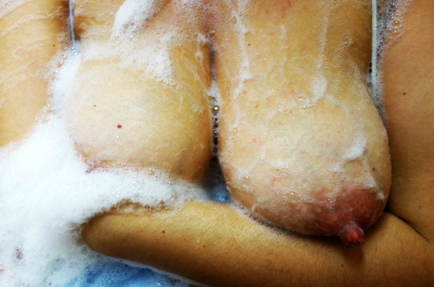 Прекрасные большие сиськи и сексуально красивое тело зрелой милфы – фото 40