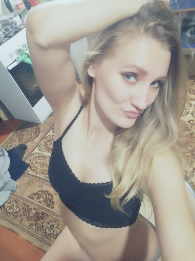 Муж выложил свежие фото своей горячей жены — смотрите и оценивайте – фото 59