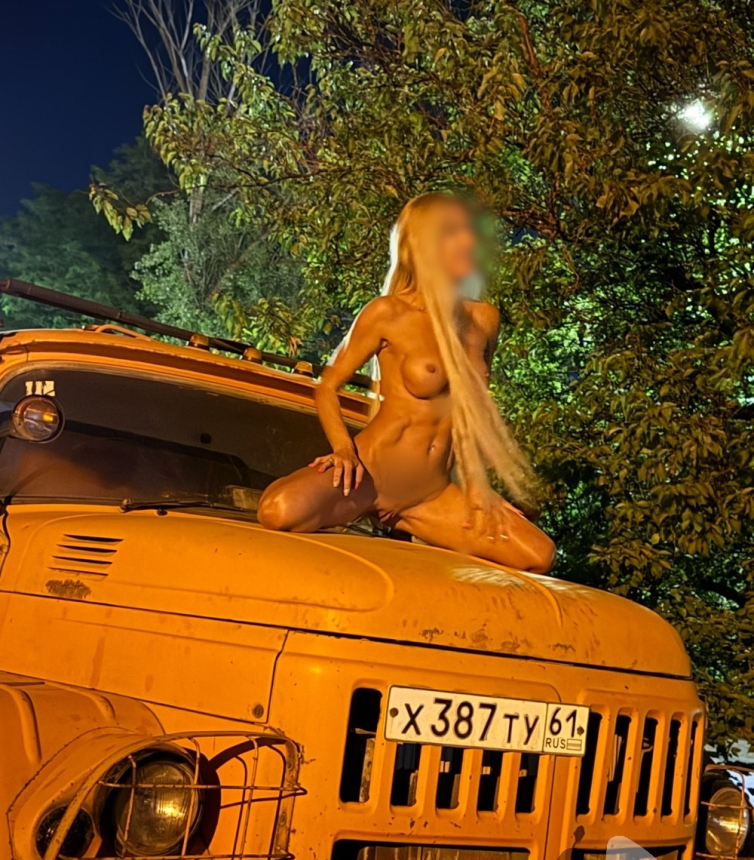 Стройная жена разделась на грузовике ночью — горячие фото – фото 5