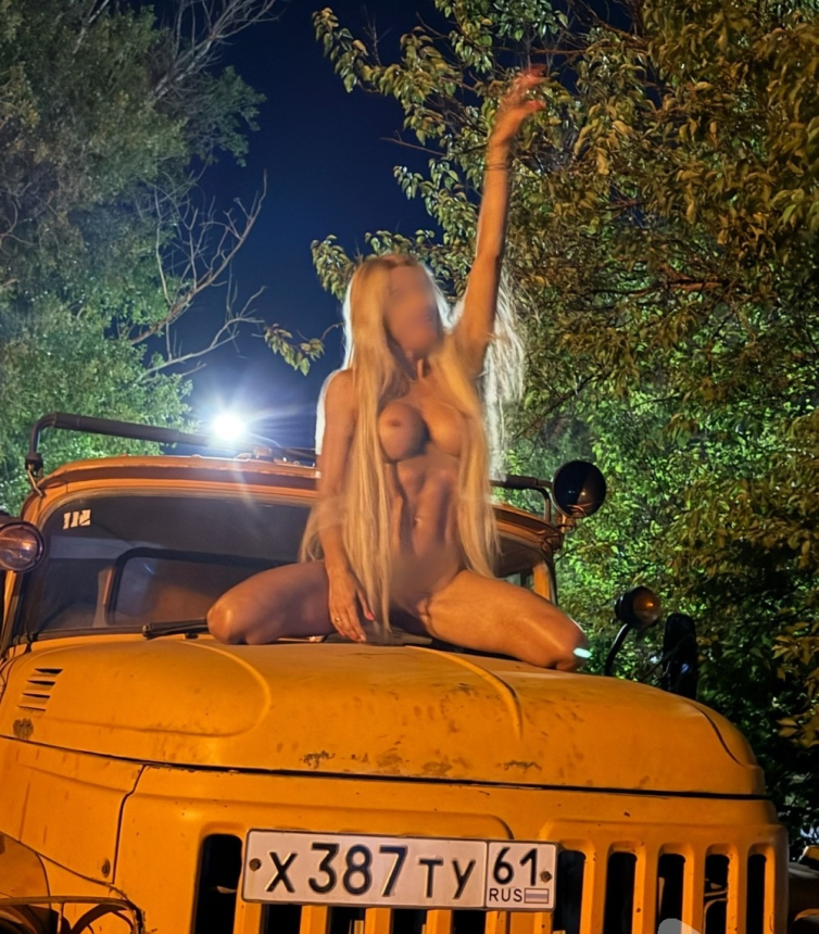 Стройная жена разделась на грузовике ночью — горячие фото – фото 14