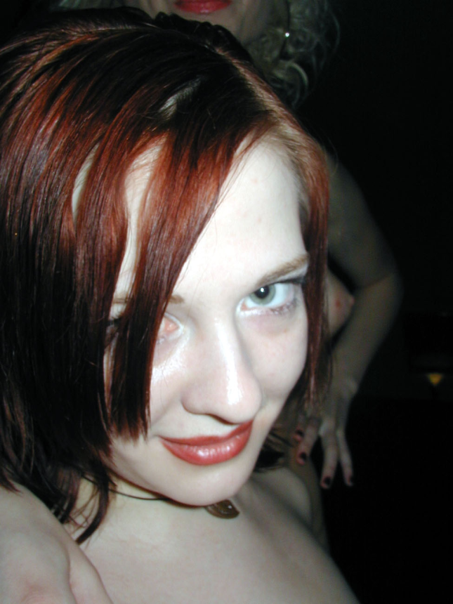 Горячая милфа 30 лет кайфует голышом в баньке – фото 41