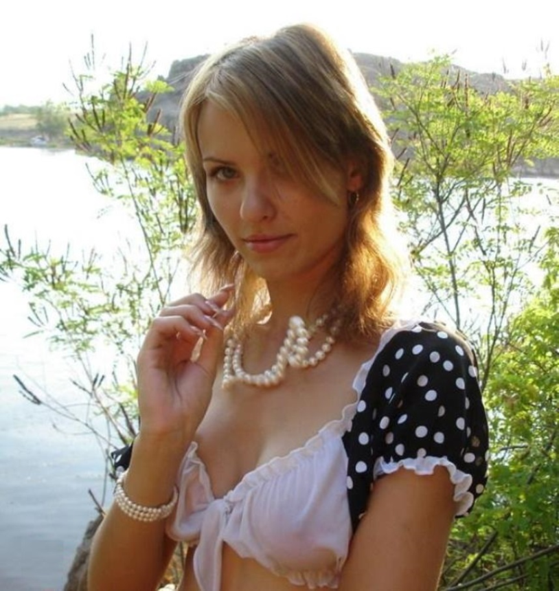 Ukrainian blonde: blowjob to her husband and erotic photos from the sea – photo 26