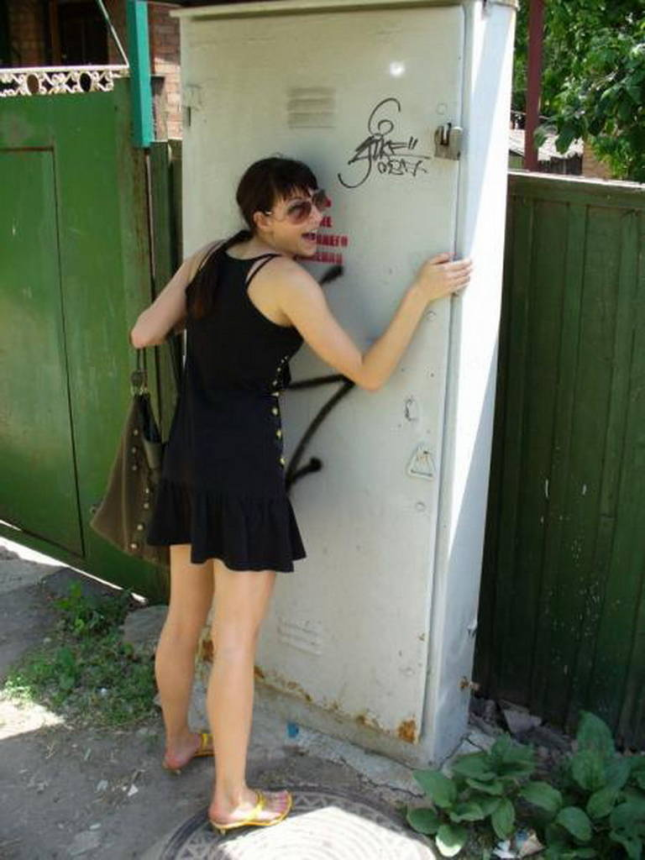 Стройная русская шлюшка дома голышом раздвигает ноги показывая бритую пизду – фото 37