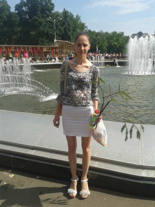 Фото Худая жена показала свои маленькие сиськи на личном фото