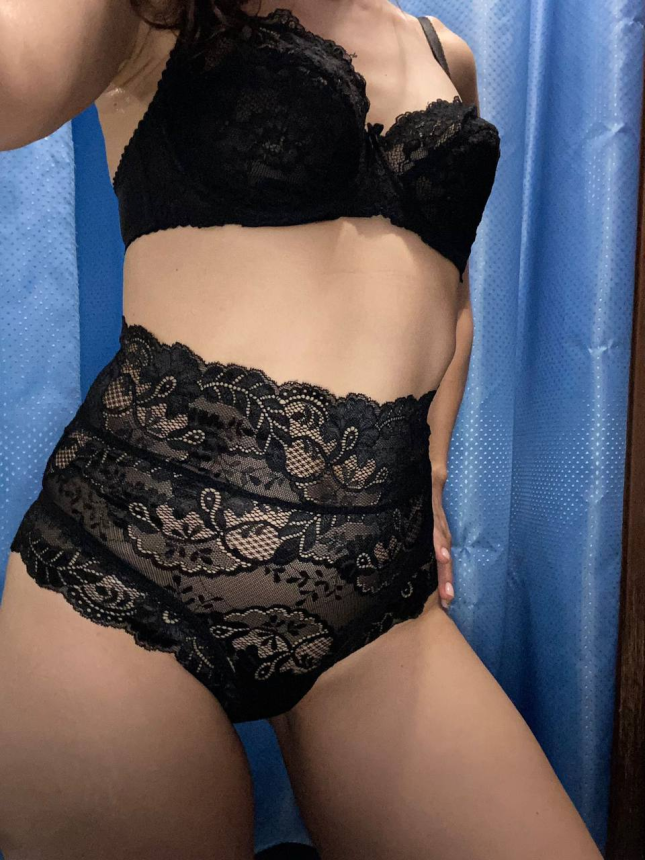 Скромная милфа в селфи — красивое тело без лица – фото 2