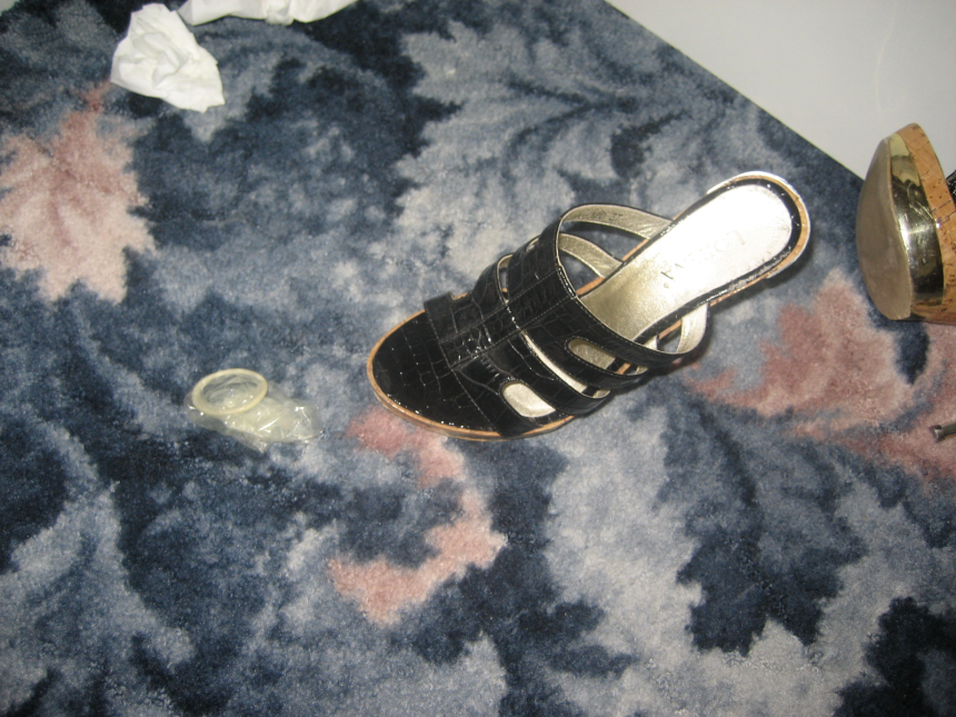 Любительское фото: использовал рот, ножки и вагину жены – фото 21