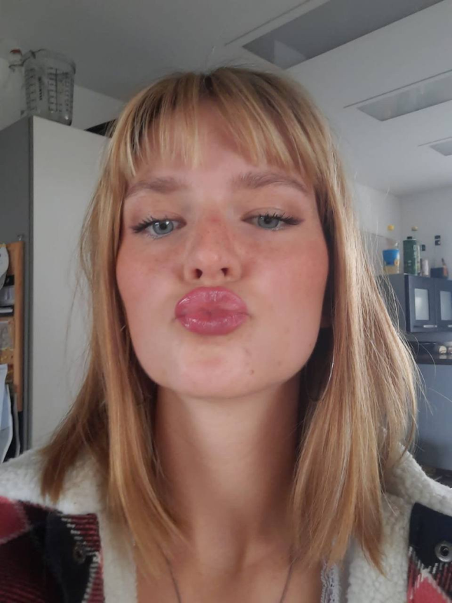 Любительские интим фото шлюшки с фаллосом в пизде и спермой на лице – фото 20