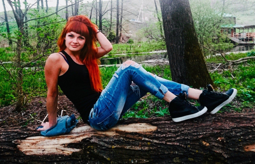 Рыжая девушка вставила себе фаллоимитатор крупным планом – фото 7