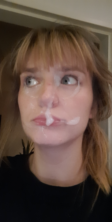 Любительский фотосет: откровенные снимки одной девушки – фото 7